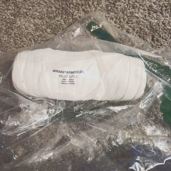 NWOT Amazon essentials tshirt - Picture 1 of 3